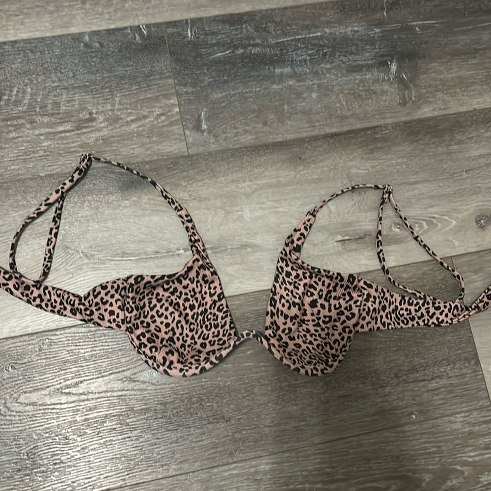 Cheetah Print Bikini Top - women’s M